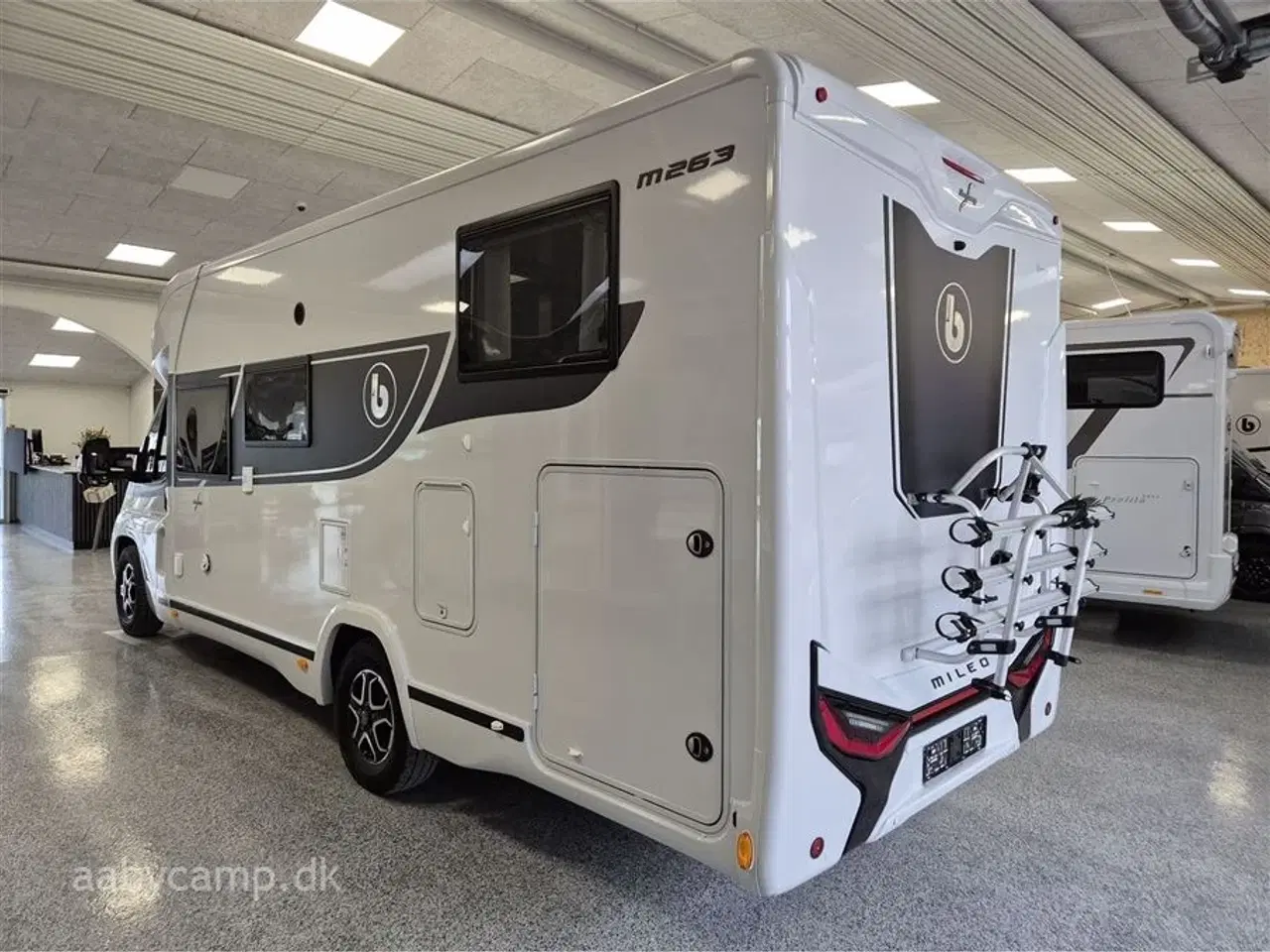 Billede 3 - 2024 - Benimar Mileo 263   Nk pakke. Automatgear. markise. 2x Lithium batteri. solceller. Helårsdæk. lædersæder. cykelstativ.