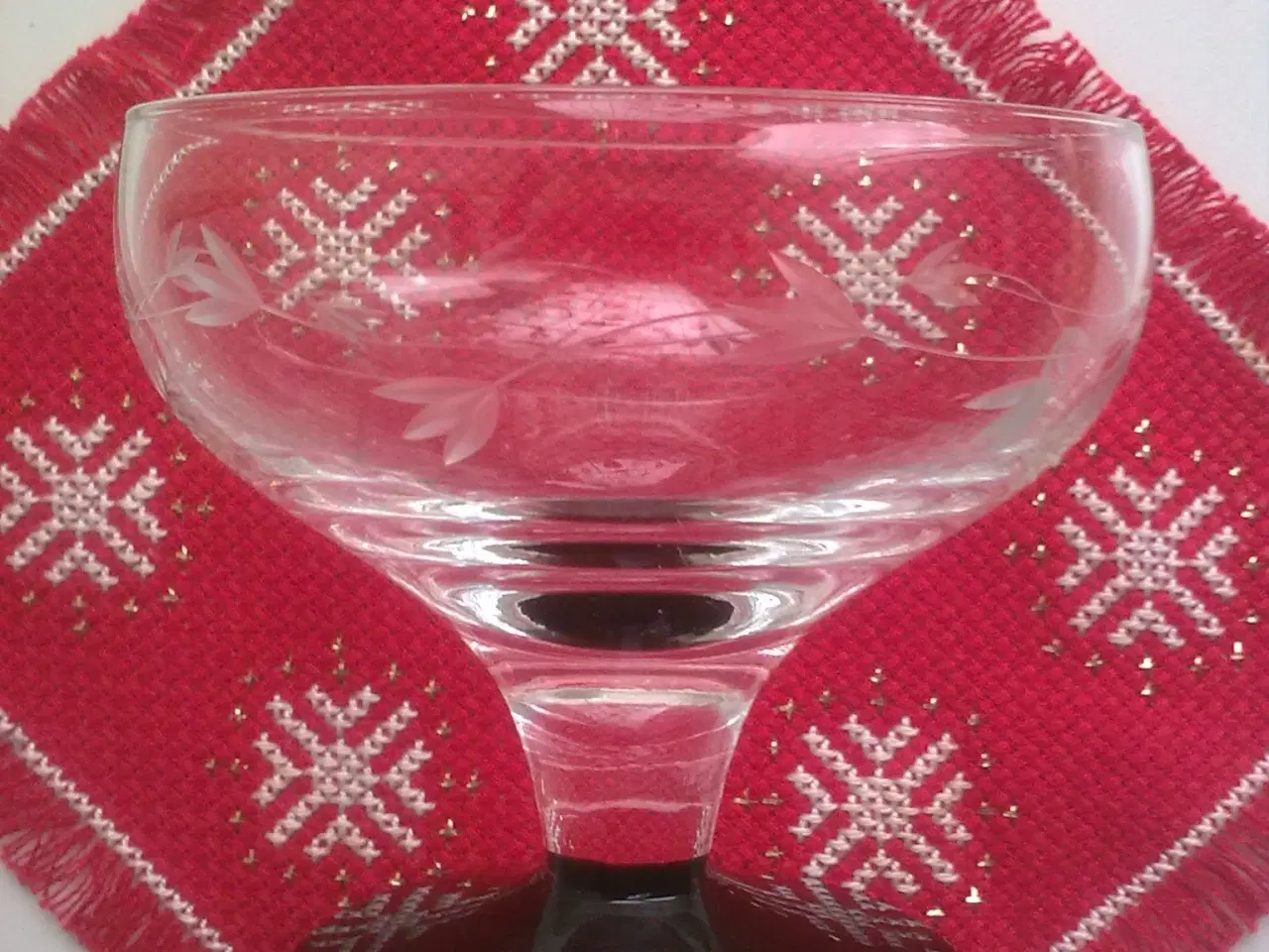 Billede 2 - Champagne sort fod ELLER grøn kumme vinglas