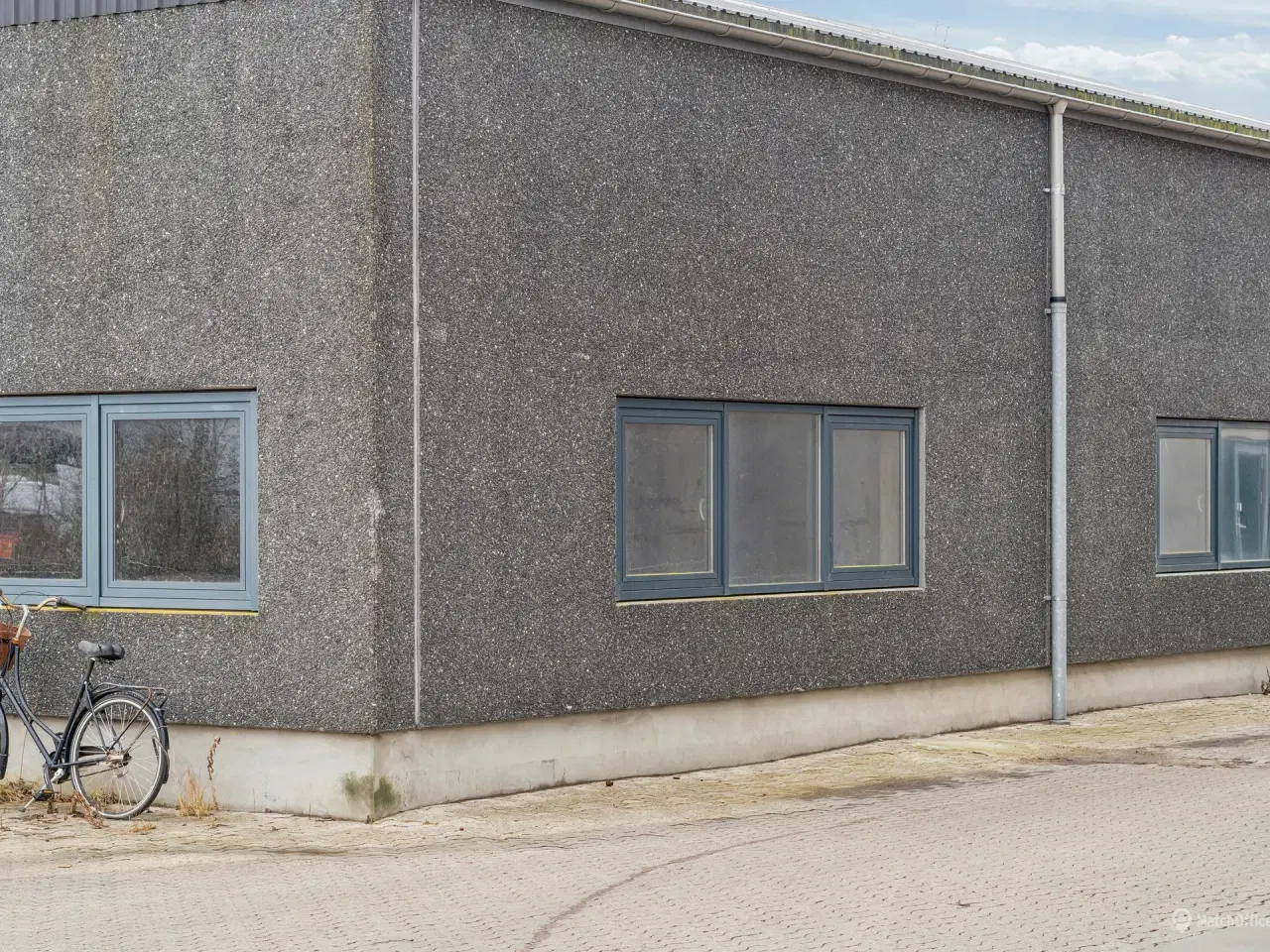 Billede 7 - 2.080 m2 logistiklejemål med 6 porte og en loftshøjde på 8 m.  beliggende i Hvidovre.