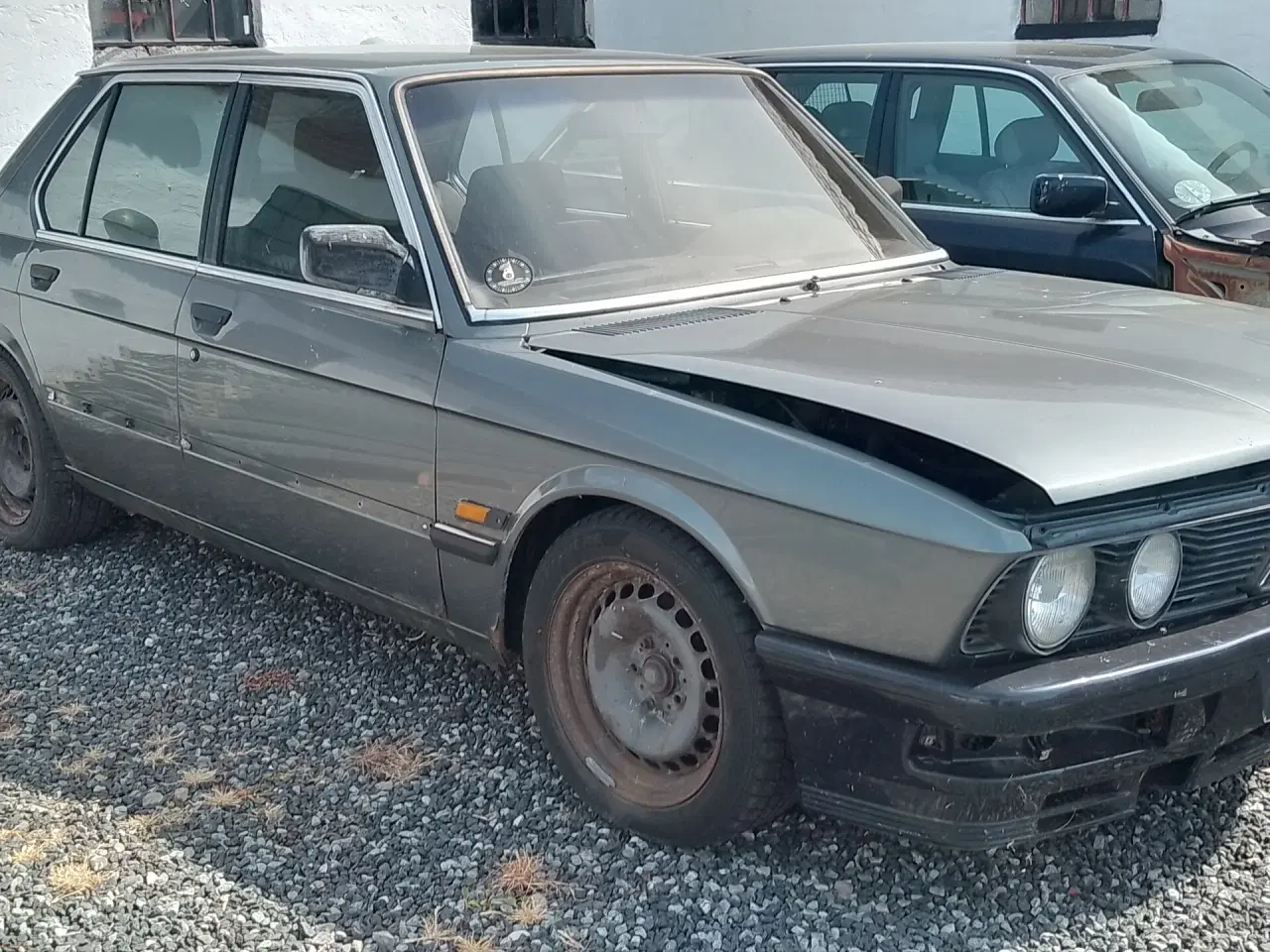 Billede 2 - BMW E28 525e 1987 projekt (uden afgift)