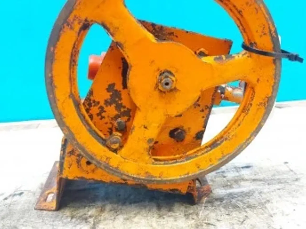 Billede 3 - Dronningborg D1200 Olie pump og remskive 28711177