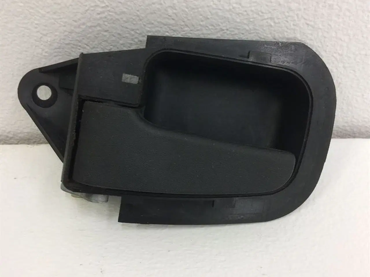 Billede 1 - Dørhåndtag sort indvendigt for V.-side B51211960807 BMW E36