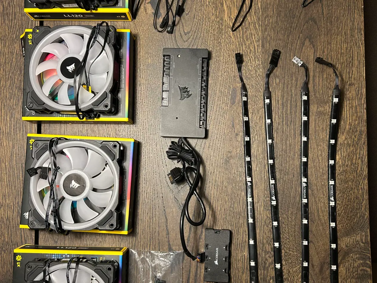 Billede 1 - 4x Corsair LL120, 4x Corsair RGB Strips, Commander
