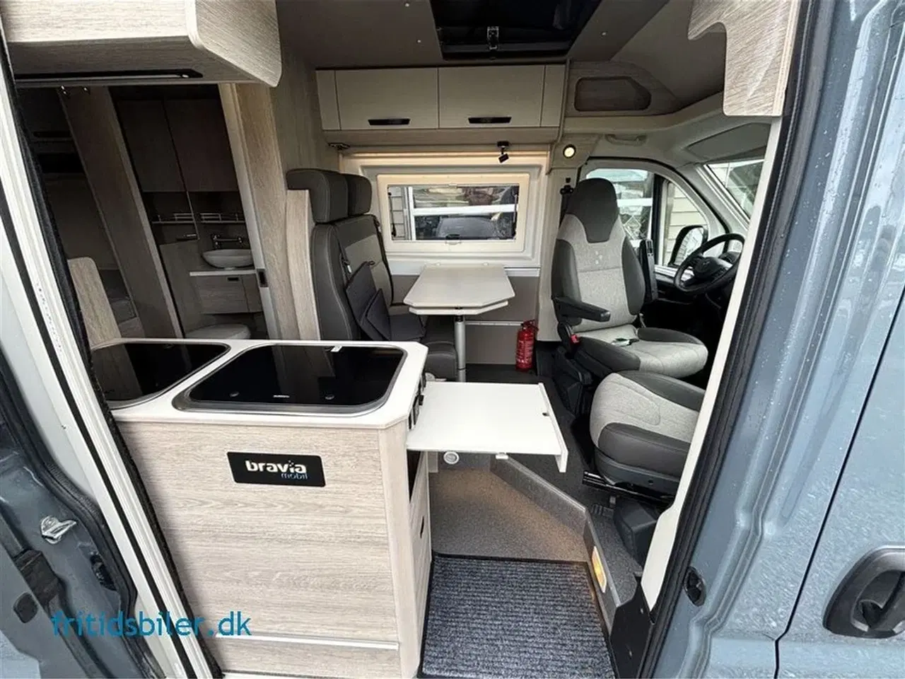 Billede 16 - 2025 - Bravia 599 180 Hk   Bravia 599 180 HK Med Automat gear og Hævetag med sovepladser til 4 personer