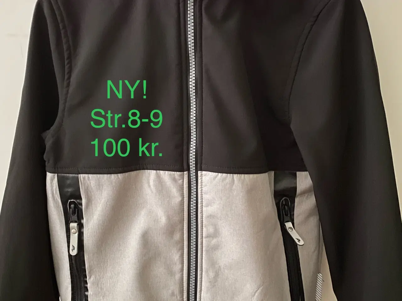 Billede 1 - NY! Softshell jakke dreng str. 8-9