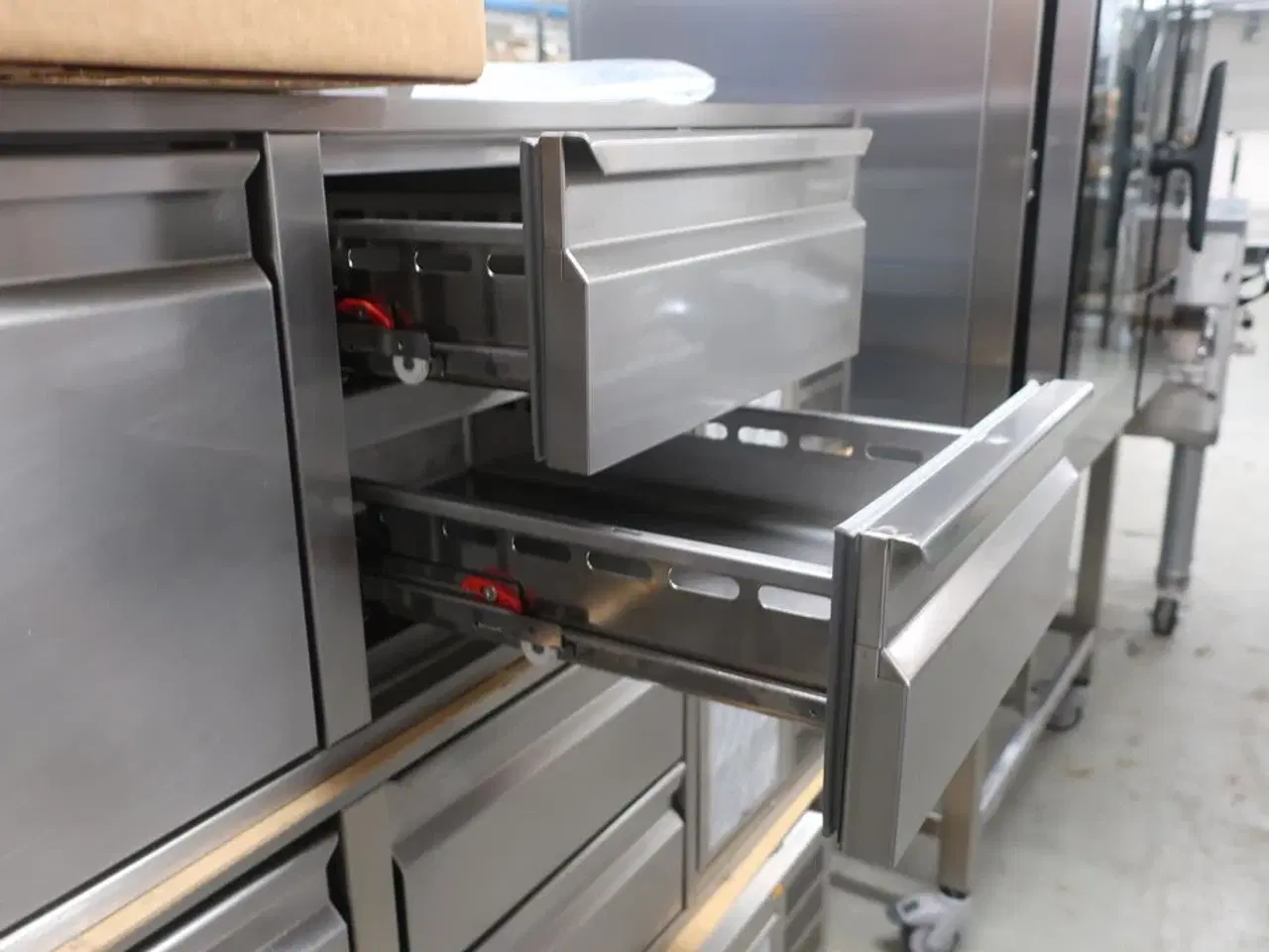 Billede 4 - Køleskranke MKN 4301