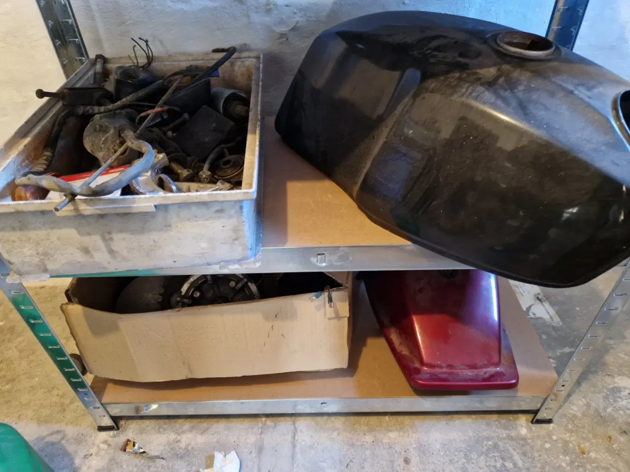 Billede 6 - Renoveret GSX 250 Medfølger masse resevdele