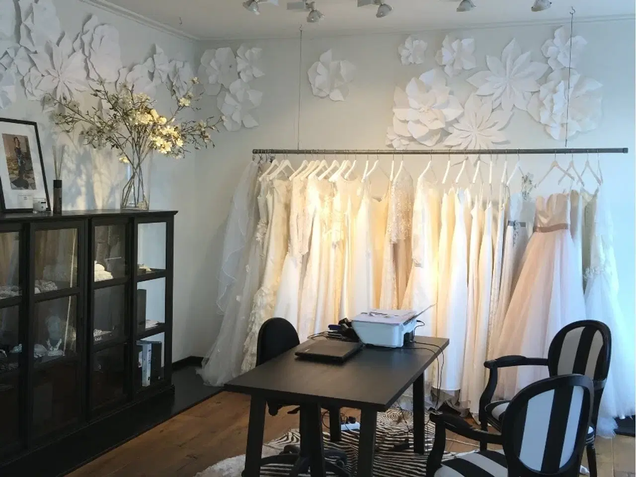 Billede 7 - Eksklusive lokaler på Strandvejen i Klampenborg.