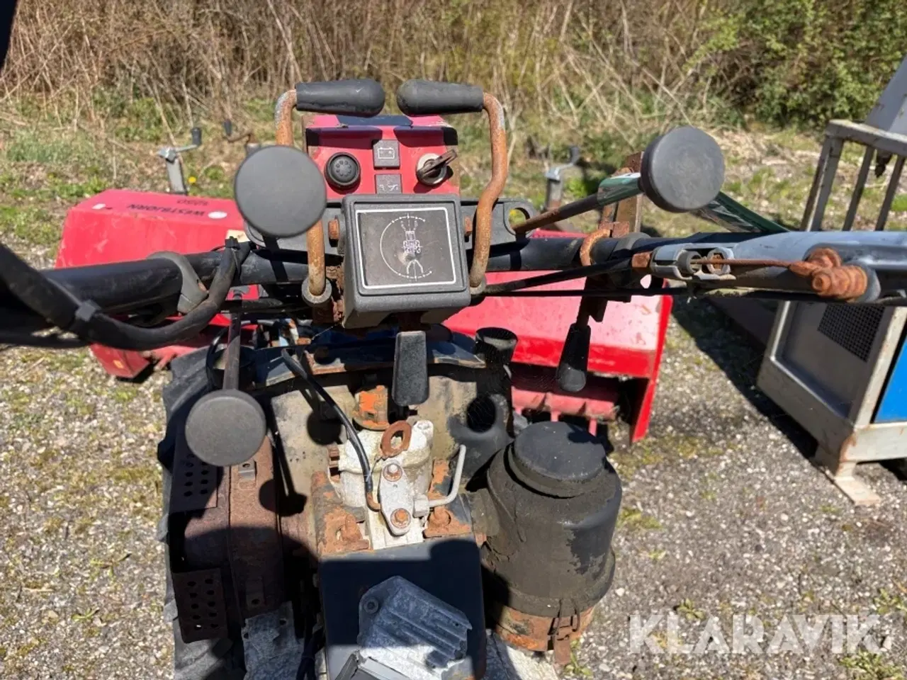 Billede 10 - Redskabsbærer Goldini 140 AB2 - Diesel - med stenrive og kost