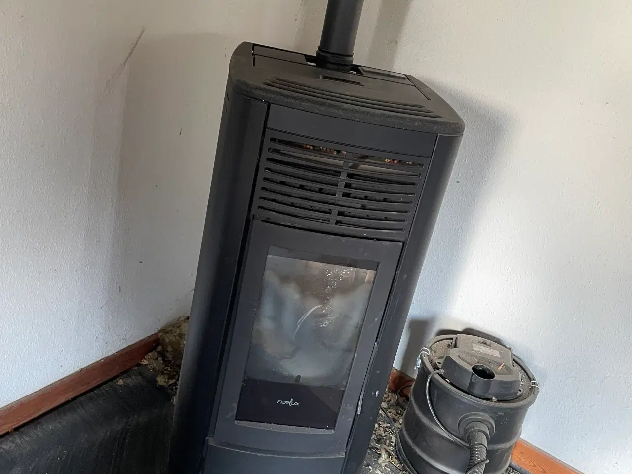 Billede 2 - Ferlux Shara 6 kW træpille brændeovn m. stenplade