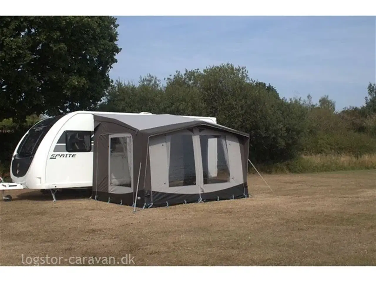 Billede 5 - Telta       Life 330              LIFE Passer til campingvogne og autocampere med en skinnehøjde på 235 - 280 cm  14339.00 kr