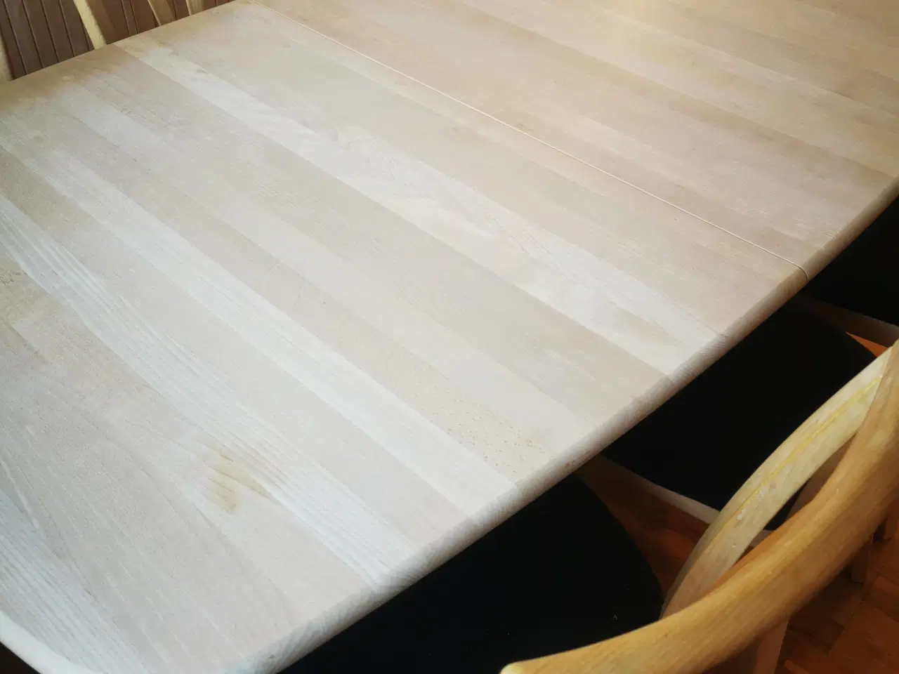 Billede 2 - Spisebord med stole 