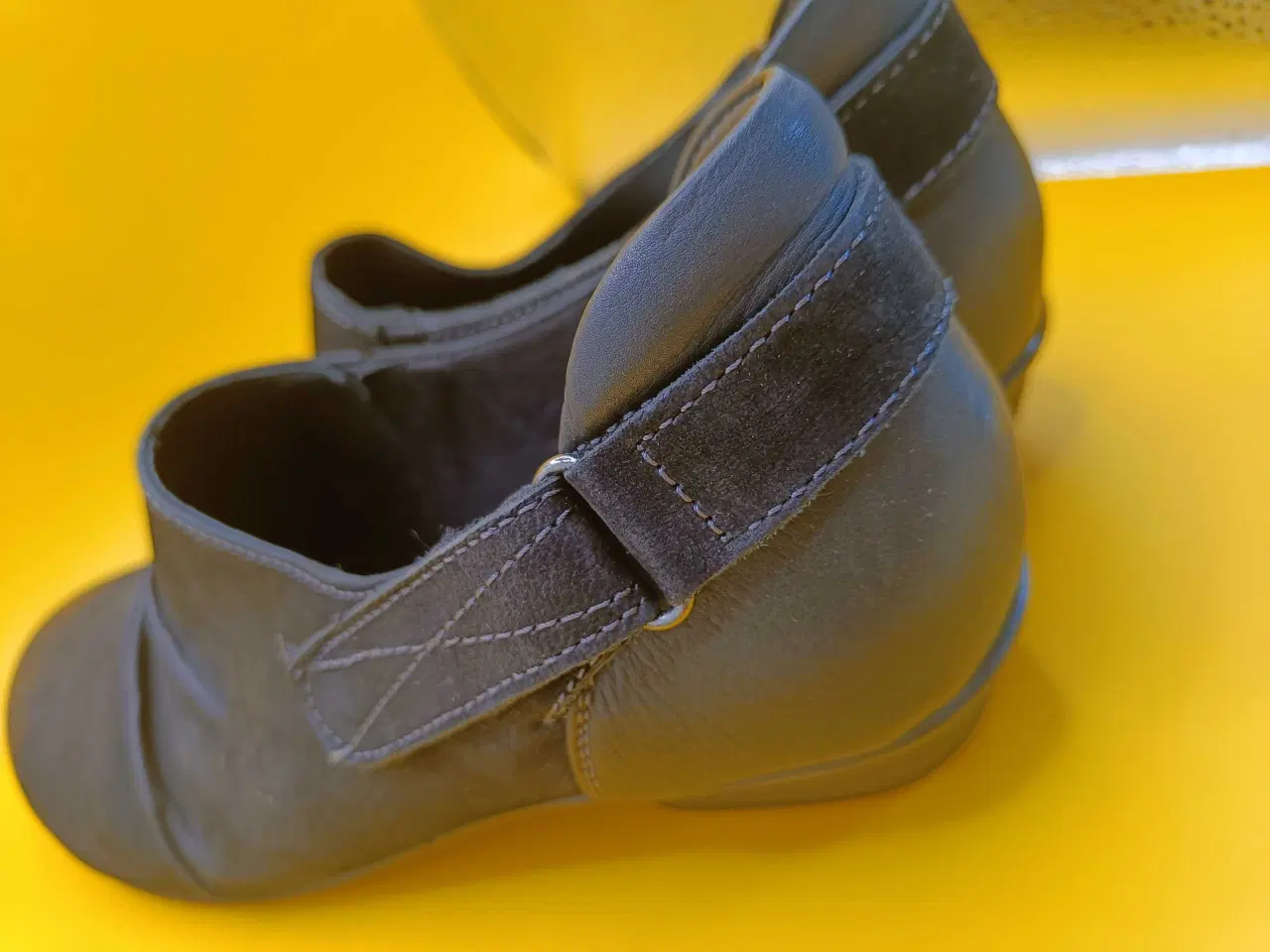 Billede 6 - B&Co sort læder sko 41str 