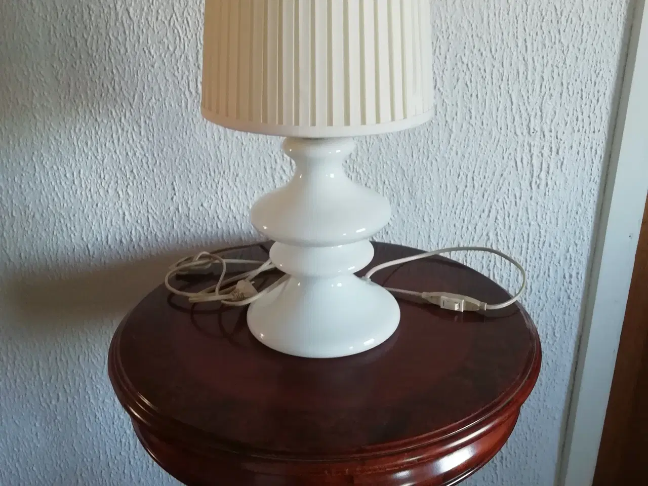 Billede 2 - Hvid Holmegaard Bordlampe