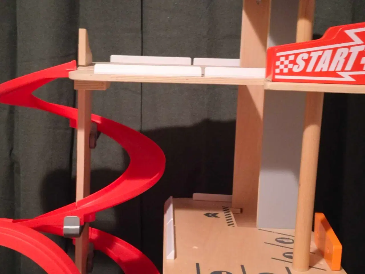 Billede 4 - Hape E3019 Gearhead stunt garage