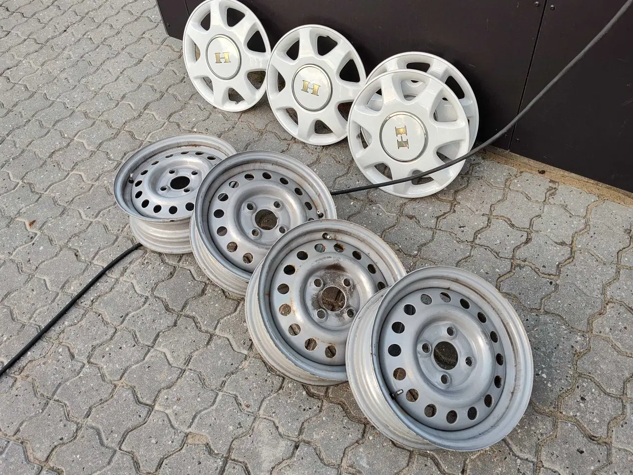 Billede 1 - 4 Pæne Hobby fælge med Hobby hjulkapsler