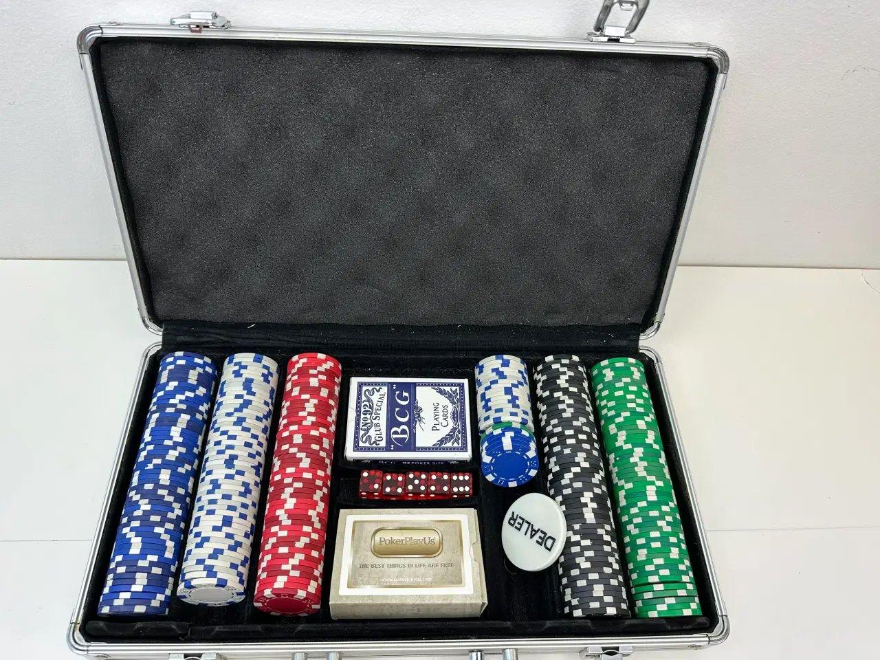 Billede 6 - Pokerchips sæt m. tilbehør i alukuffert