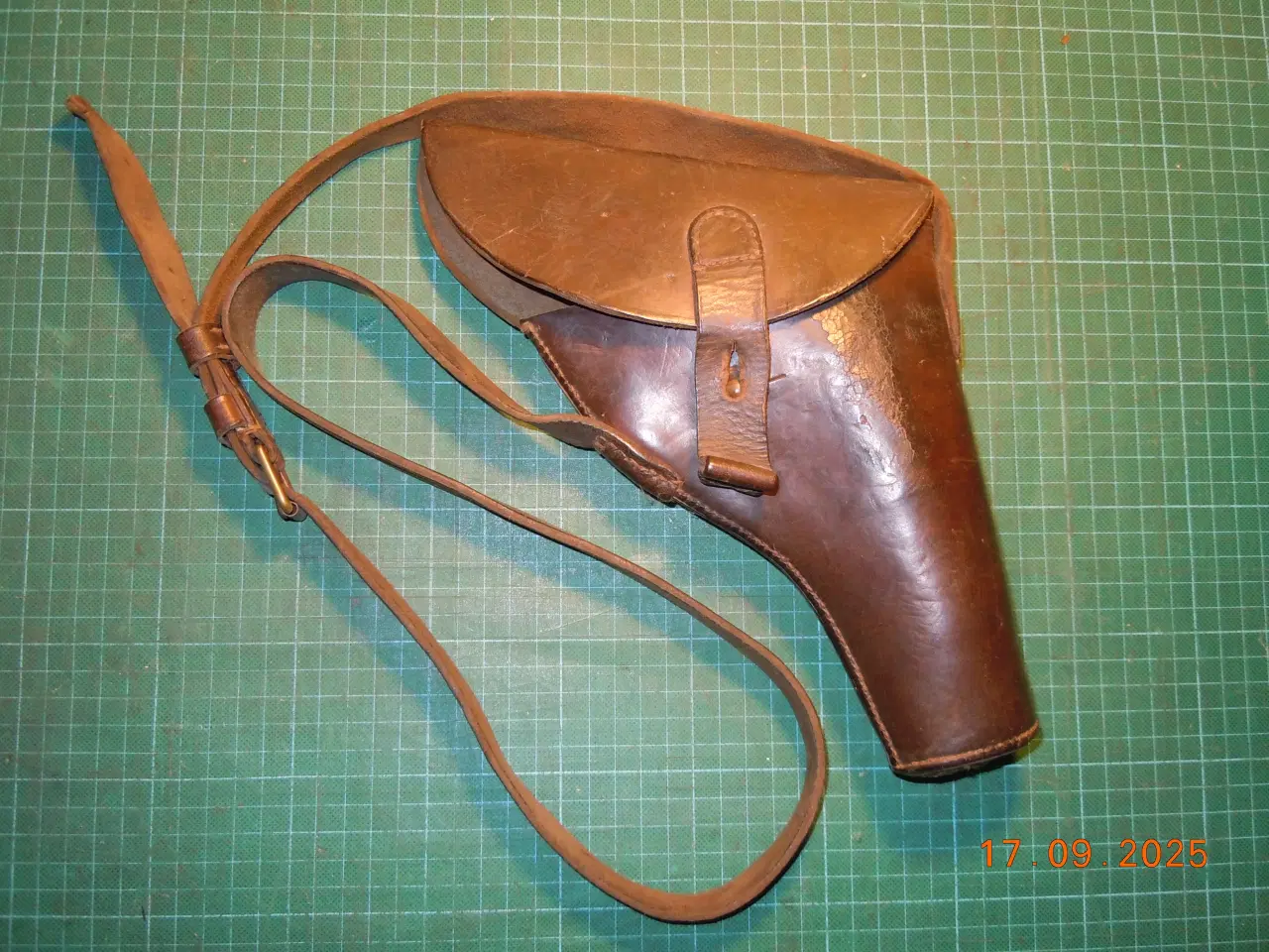 Billede 1 - Signalpistolhylster 1943, England.