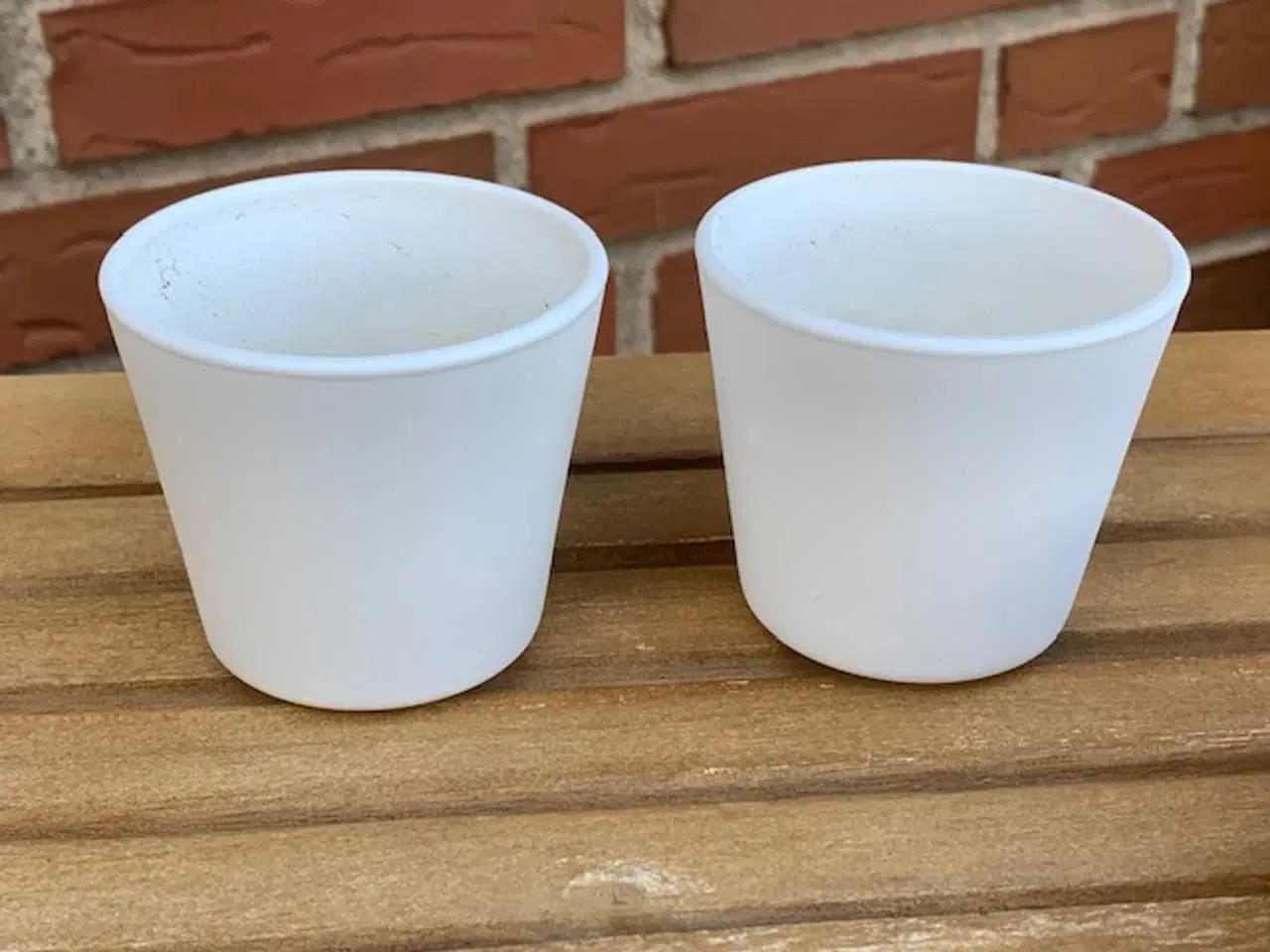 Billede 1 - 2 stk. mini-urtepotteskjulere hvide