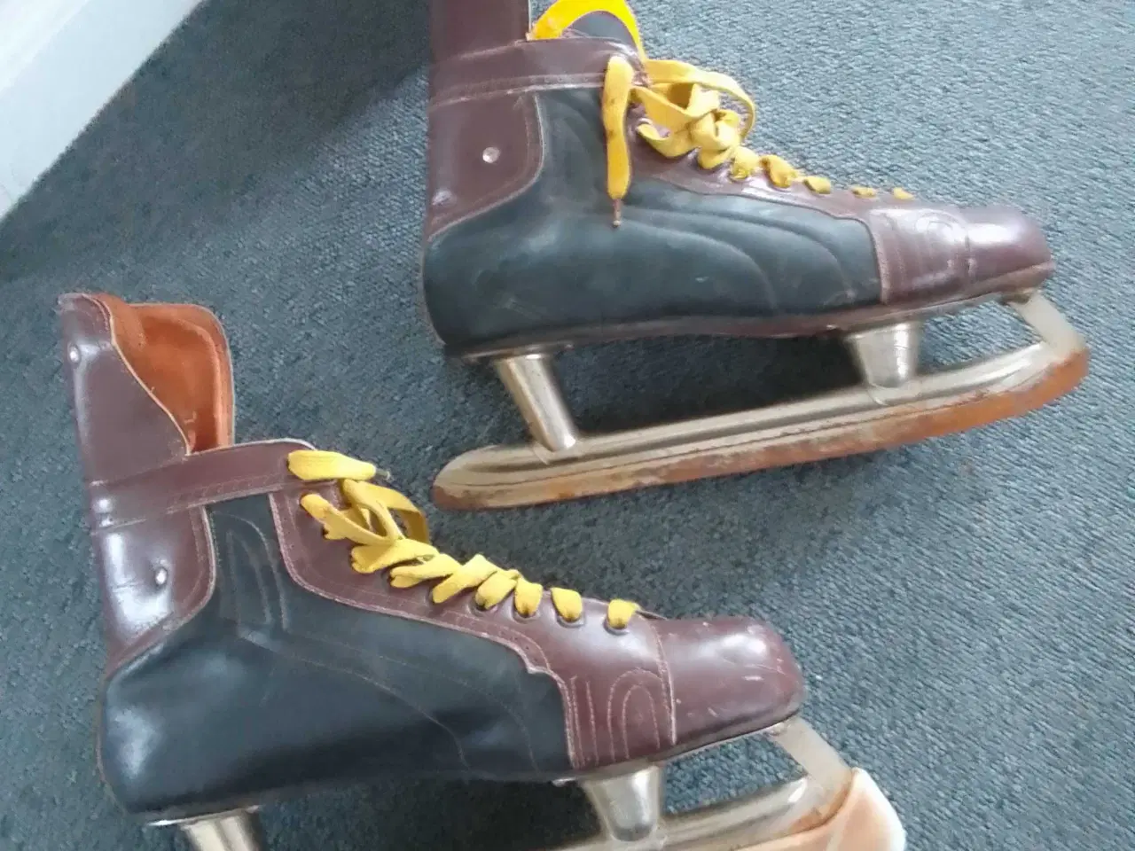 Billede 2 - Skøjter str 43