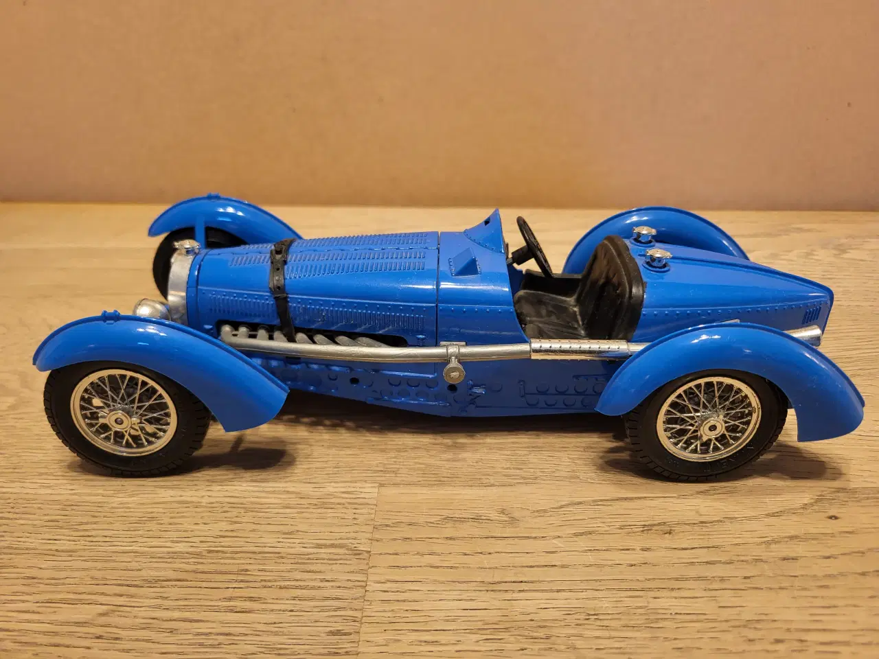 Billede 1 - Modelbil Bugatti 59 - 1934 - 1:18 - 50 kr.