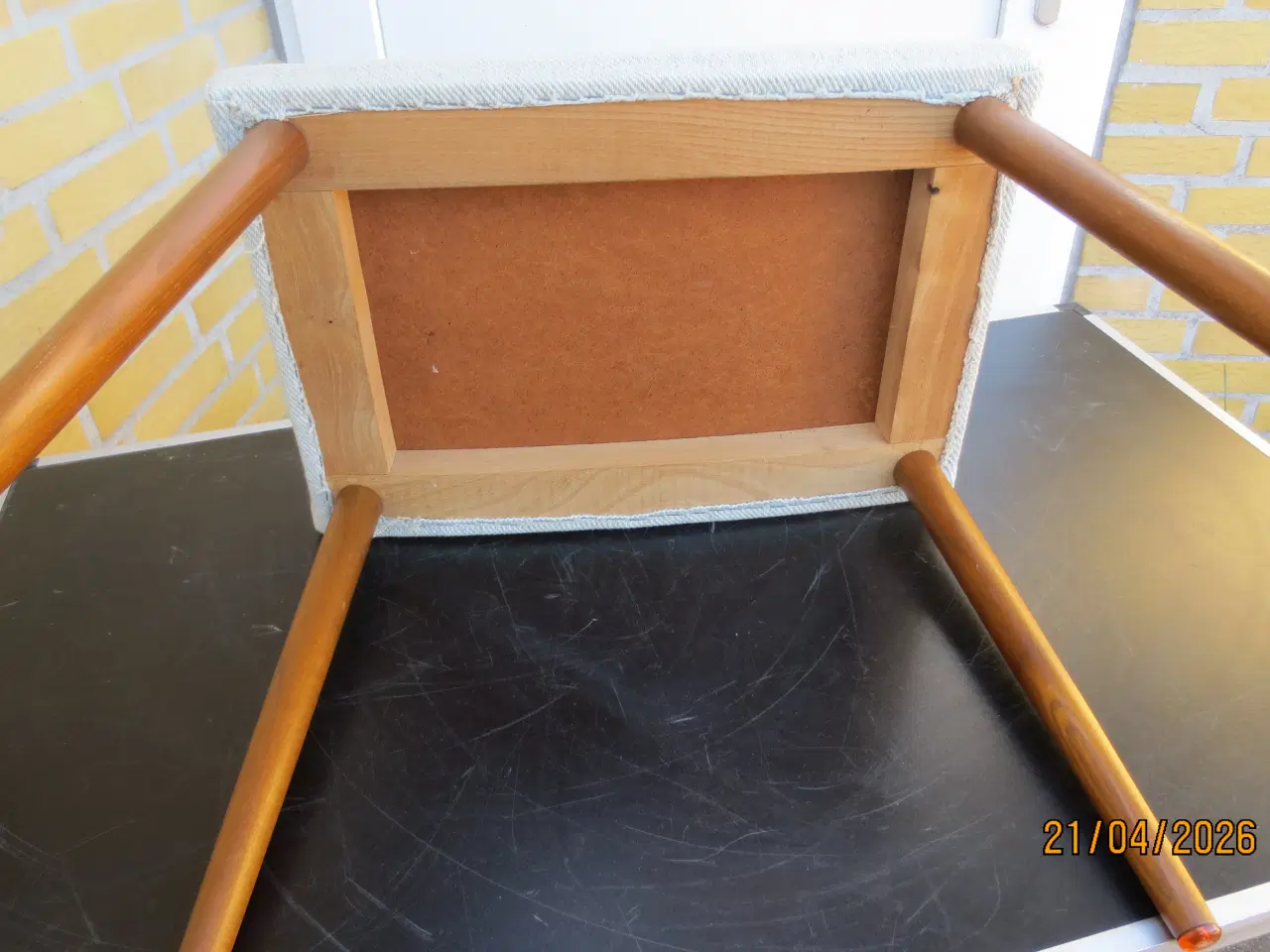 Billede 3 - 1 stk Fodskammel med teak ben og grå stof