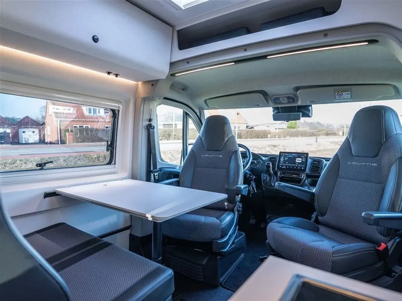 Billede 7 - 2026 - Tourne 6.0 Select aut. gear - Black - 180HK   Tournes topmodel