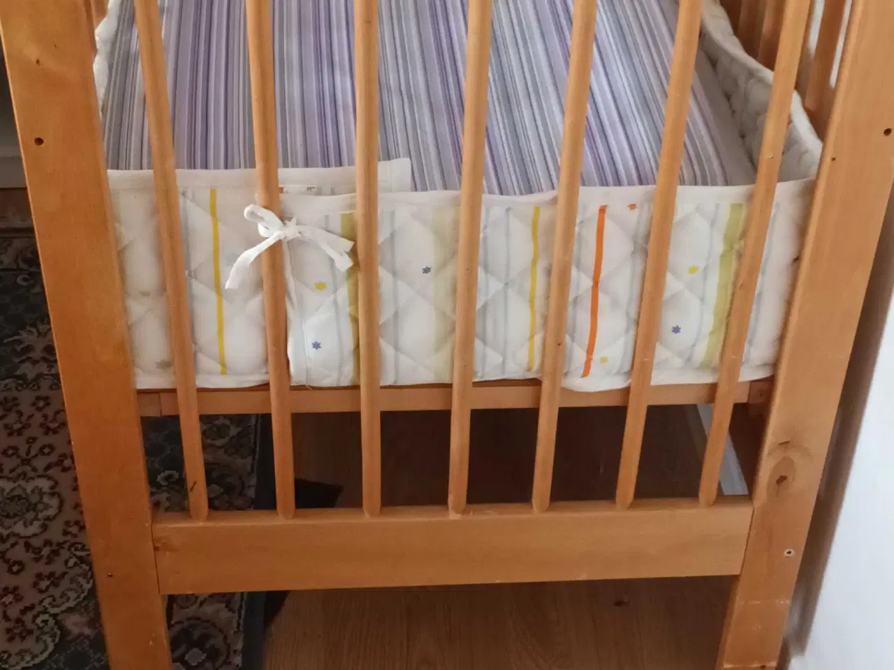 Billede 3 - Tremmeseng i god stand