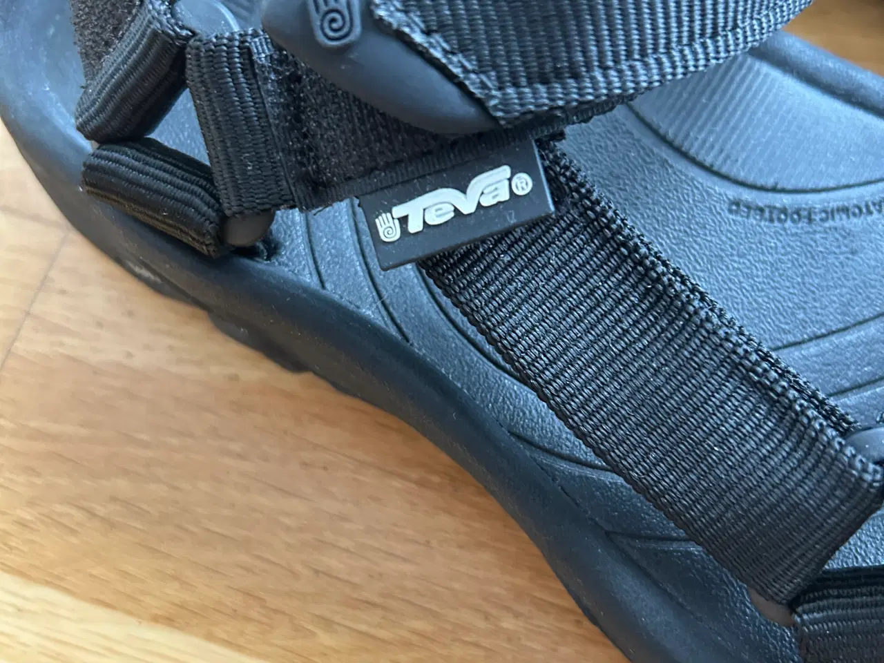 Billede 2 - Ny ubrugt Teva unisex sandaler str. 39