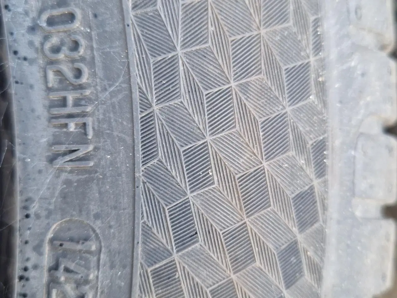 Billede 5 - Næste nye 16" sommerdæk - kun kørt 6 mdr