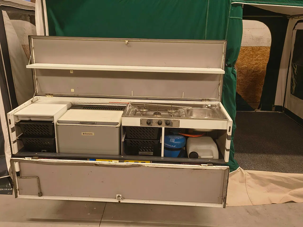 Billede 2 - Combi-camp Venezia med 3 år gammel telt.