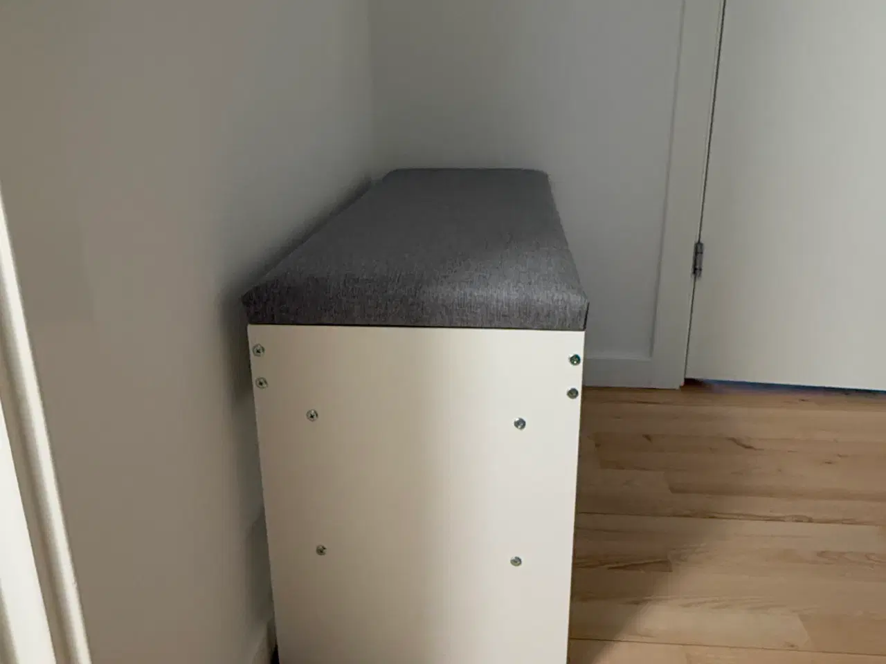 Billede 3 - Shoe Rack with Seating & Storage – Excellent Cond