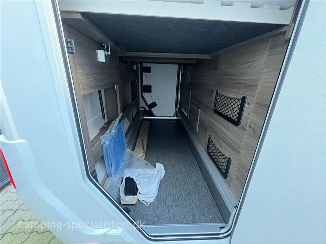 Billede 18 - 2024 - Kabe Novum X 750 LGB   Kabe Novum 750 delintegreret autocamper model 2024 nu på Mercedes Light Chassis bemærk vægt 3069 kg kan ses hos Camping-Specialisten.dk i Silkeborg