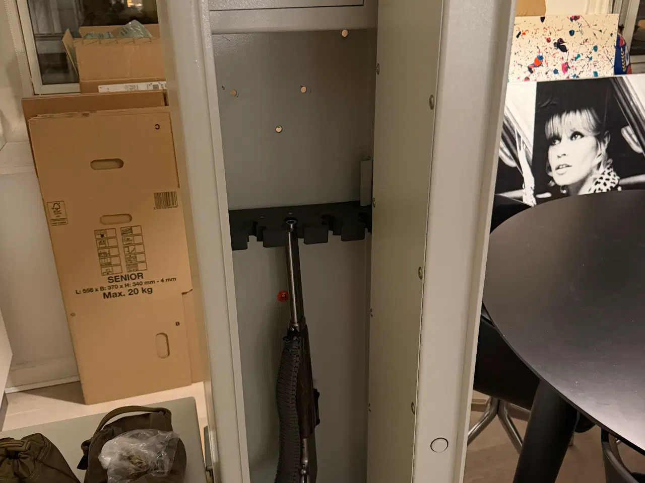 Billede 2 - Våbenskab til 5 rifler