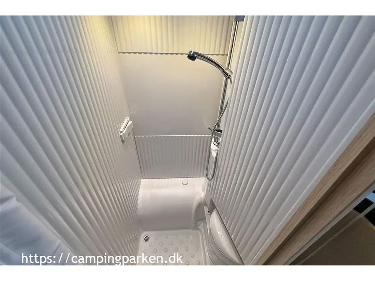 Billede 11 - 2026 - SunLight   Sunlights populære smalle Van med enkeltsenge, automatgear og adaptiv fartpilot