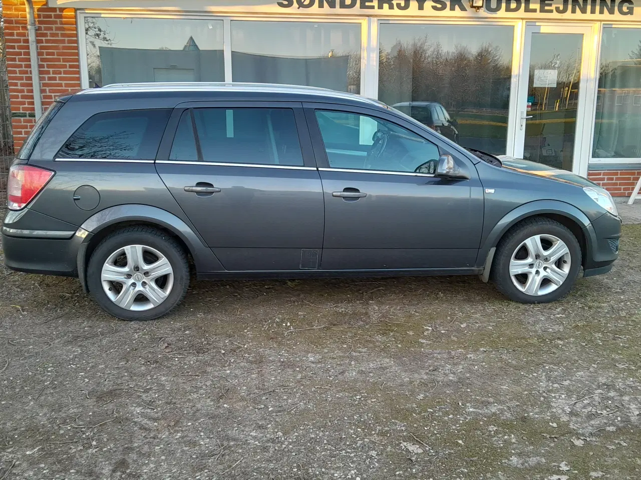 Billede 1 - Momsfri papegøje varevogn Opel Astra Wagon 1,7CDTi