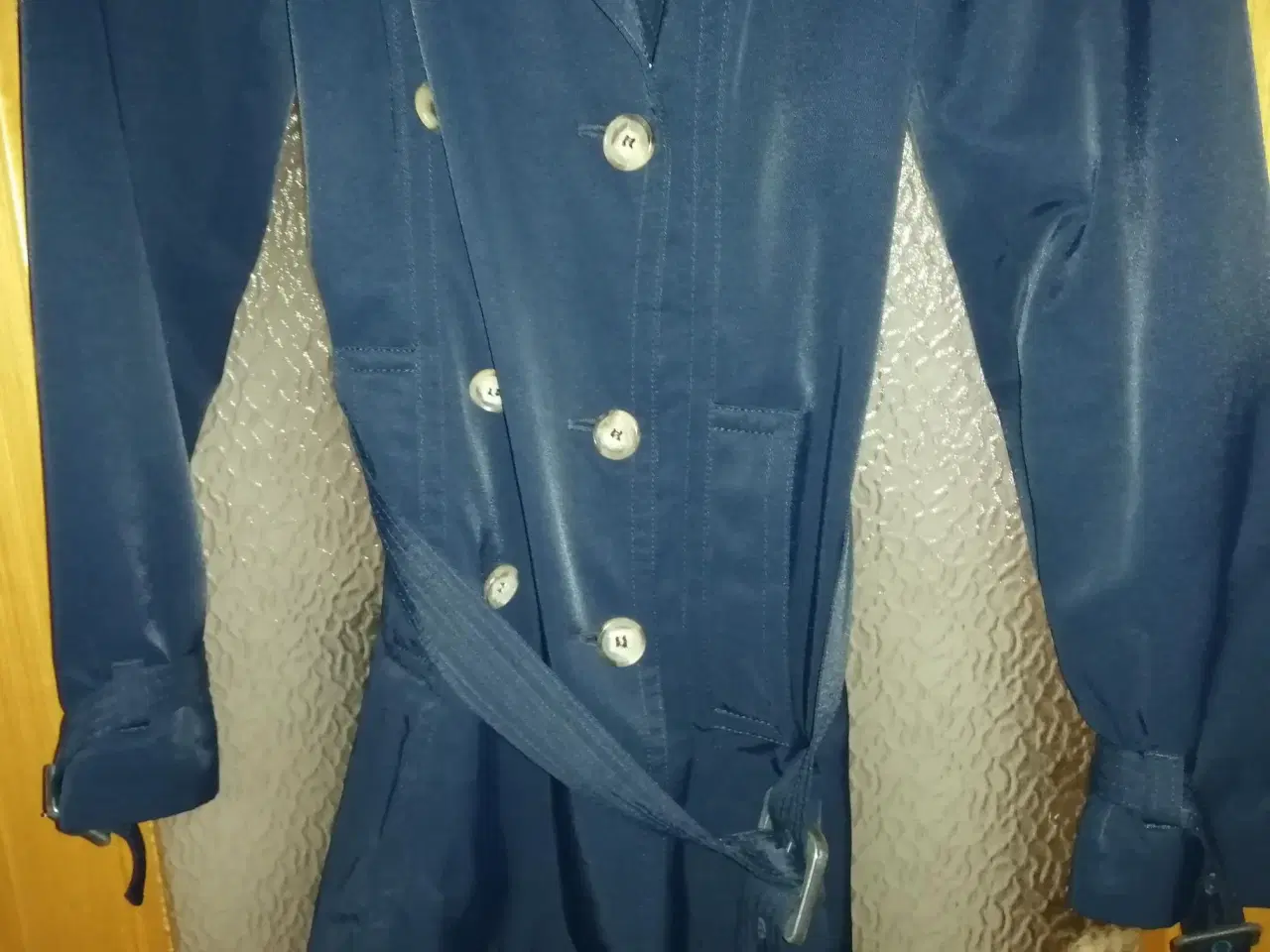 Billede 3 - GANT JAKKE/TRENCHCOAT, STR 36, FLOT STAND