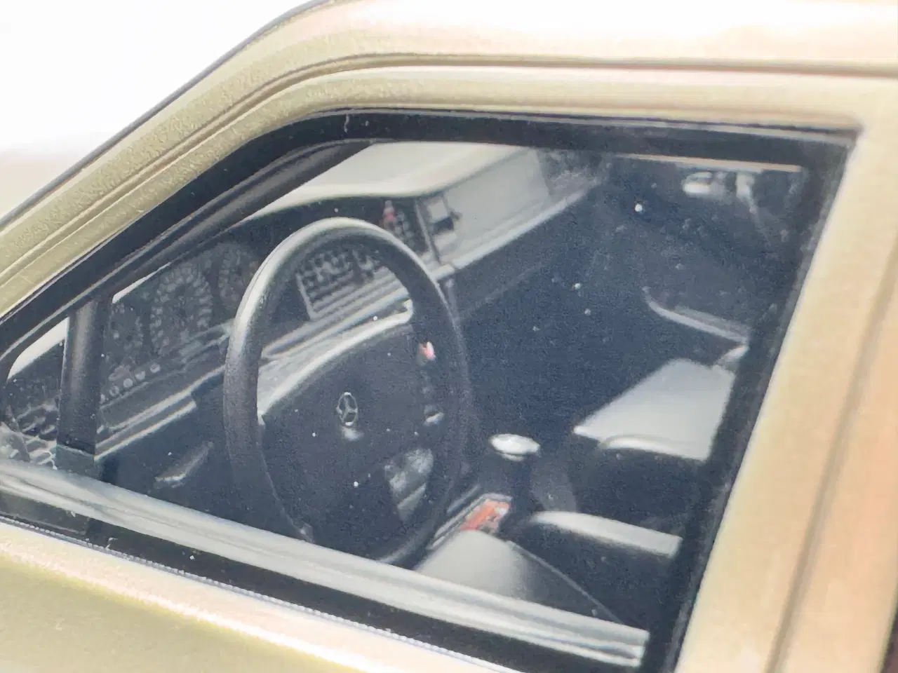 Billede 6 - 1984 Mercedes-Benz 190E 2,3 16v  1:18  