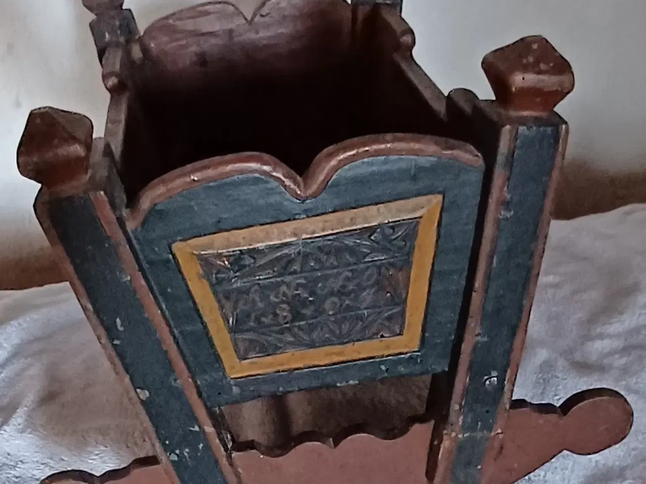 Billede 4 - Almue dukke-vugge, 1808