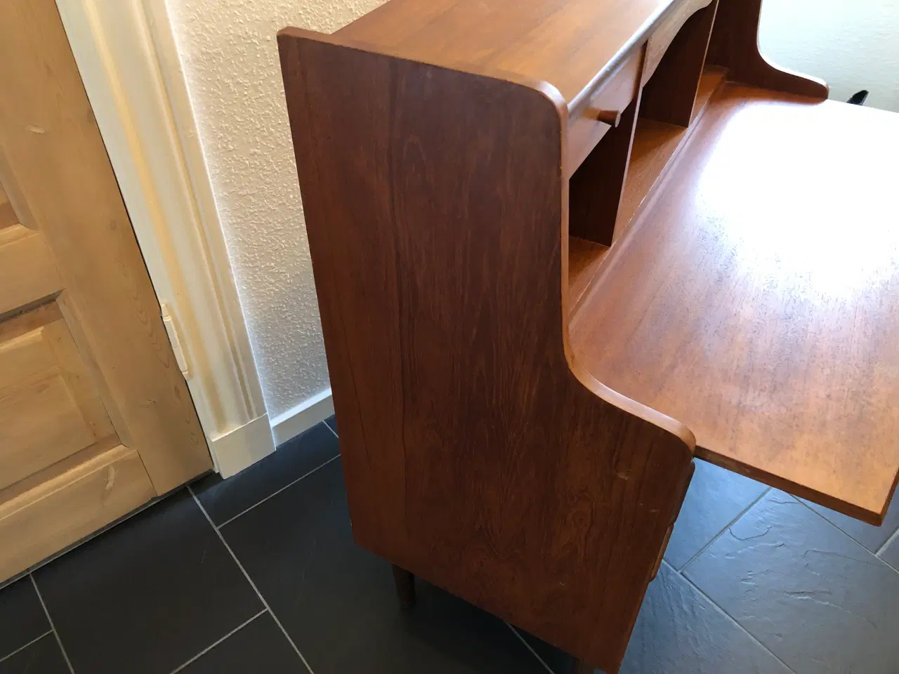 Billede 7 - Chatol i teak med indbygget spejl, skuffer, udtræk