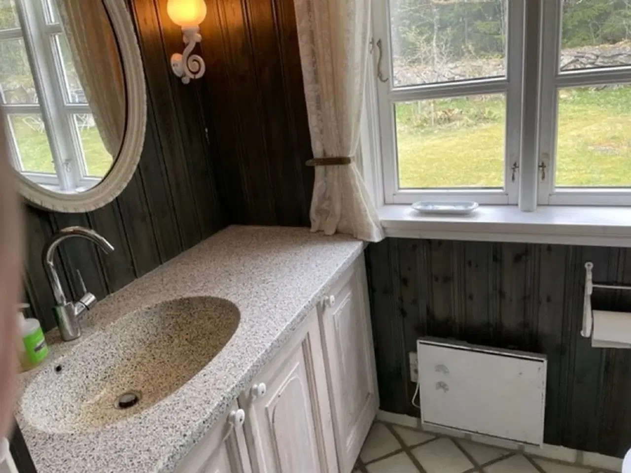 Billede 3 - Sverige, Sm�land, Ljungby, 150 km fra Helsingborg, 6 sovepladser, fredeligt i skov n�r s� udlejes