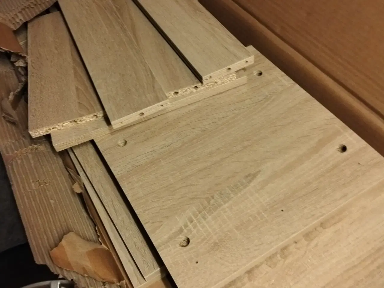 Billede 3 - Vitrineskab med glas 