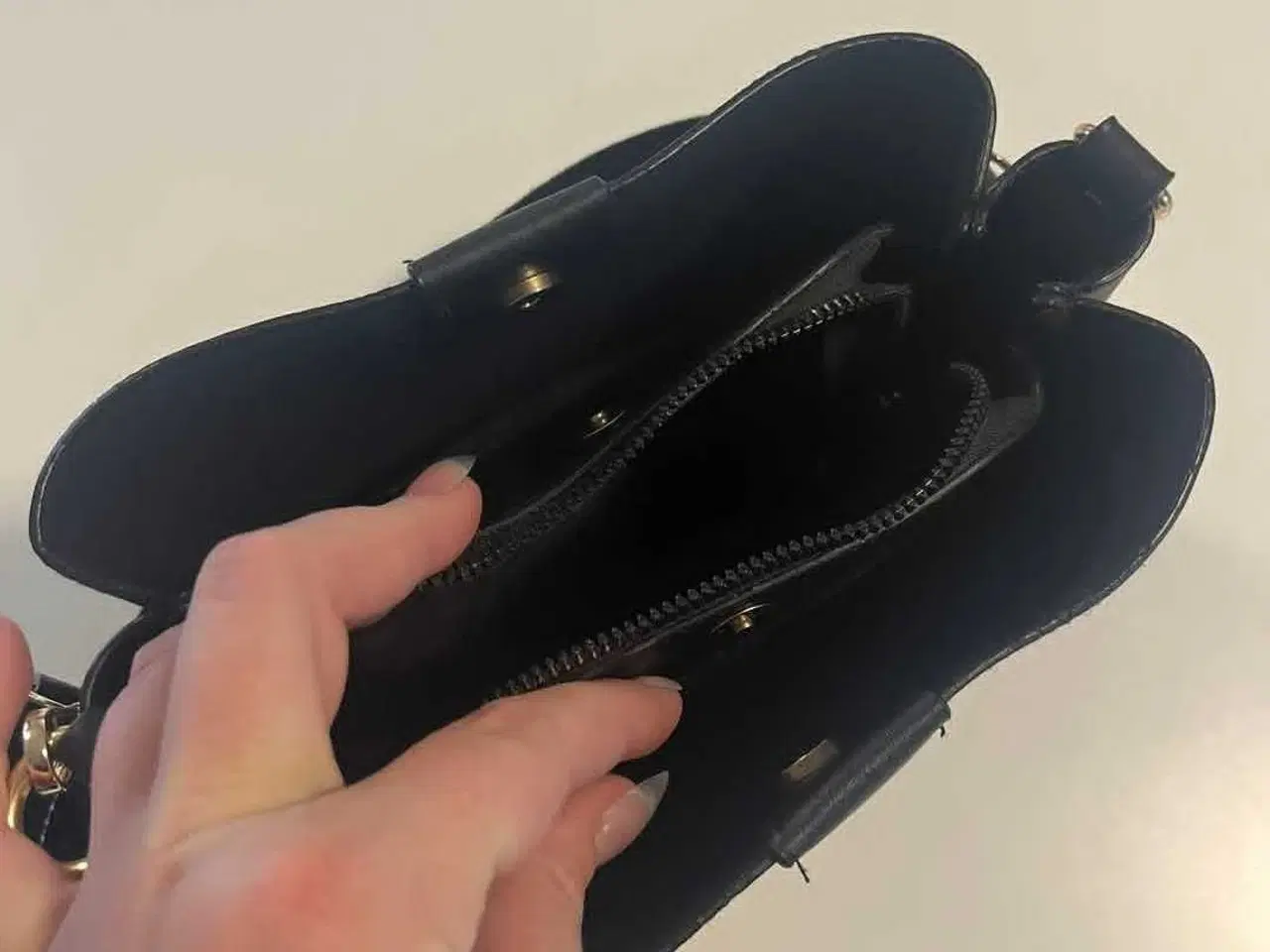 Billede 1 - Sort taske