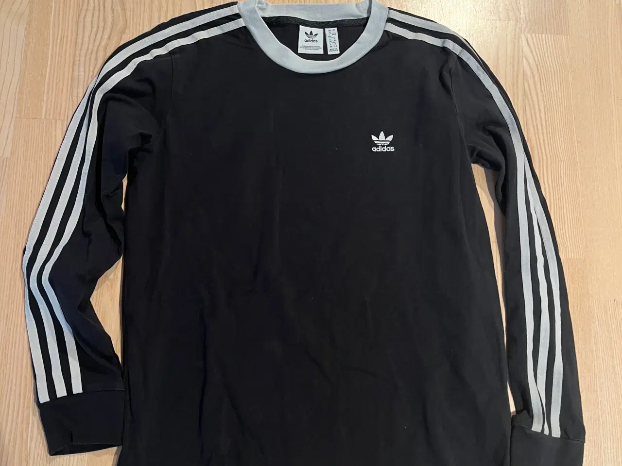 Billede 1 - Dame Adidas bluse str 38