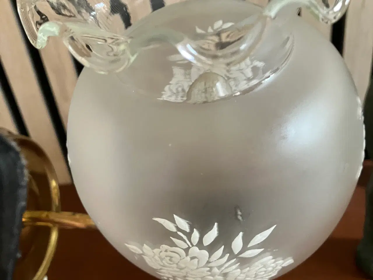 Billede 3 - Væglampe i messing med kuppel i matteret glas med