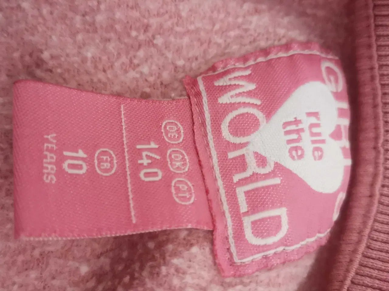 Billede 7 - Tøjpakke til piger 10 år, med tilbehør 5 kr ialt