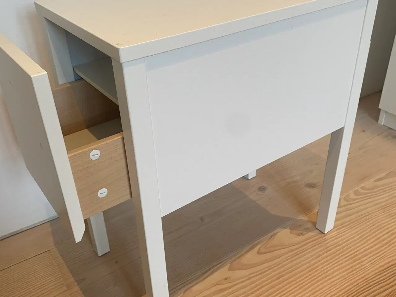 Billede 1 - Sengebord IKEA