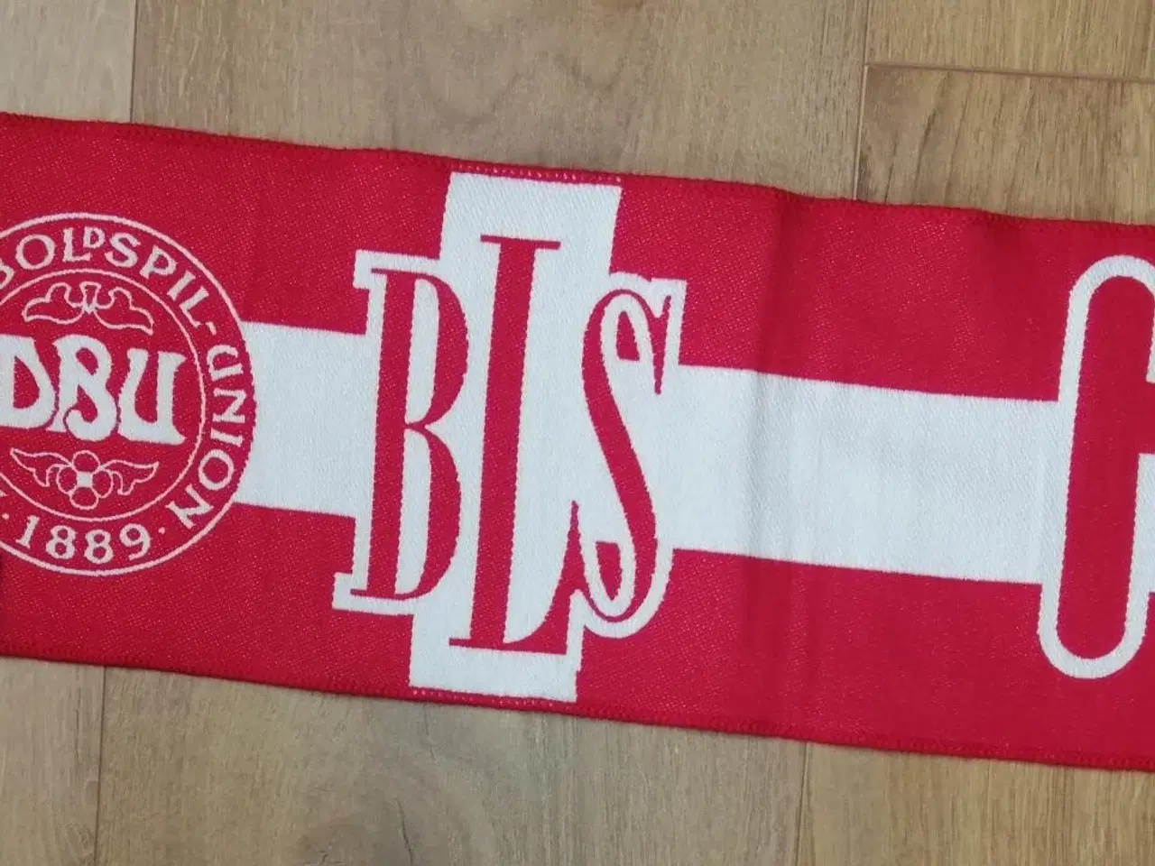 Billede 3 - NYT HUMMEL DANMARK FAN HALSTØRKLÆDE