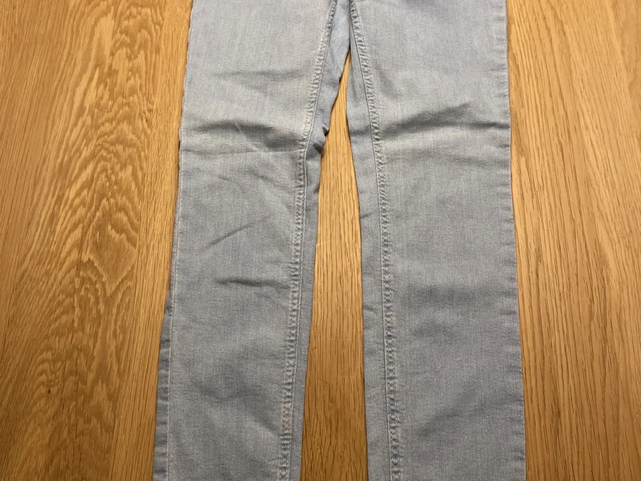 Billede 6 - Flot Hummel kjole som kun har været prøvet på 95kr