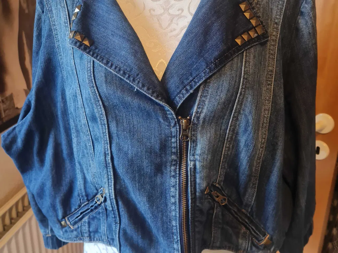 Billede 1 - Crizpy by Zhenzi str L 50-52 denim kort jakke